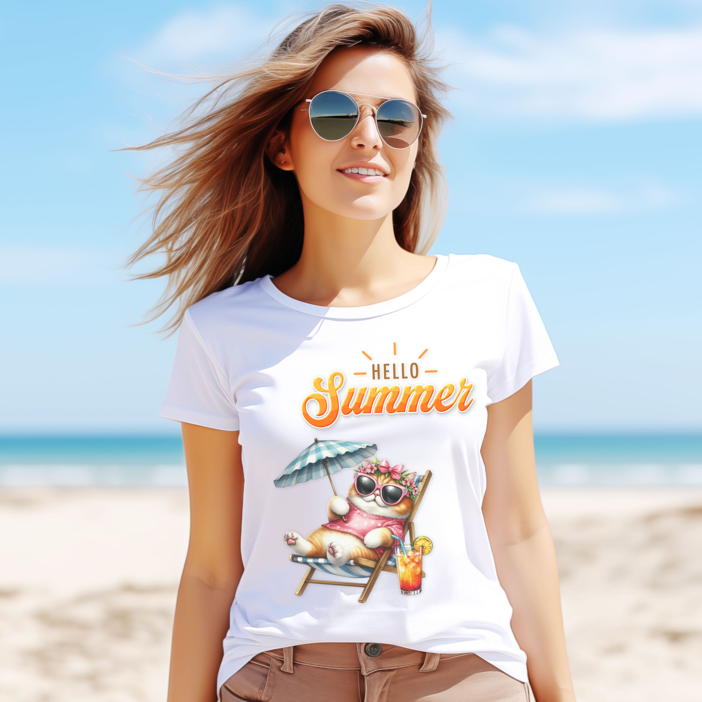 Playera de verano mujer “Hello Summer” | Diseño de gato en reposera | Impresión ecológica personalizada Monsprint