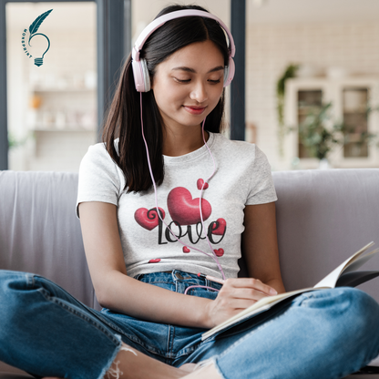 Playera Blanca para Mujer con Diseño de Corazones “Love” – Personalizada, Estilo Romántico y Casual | Monsprint