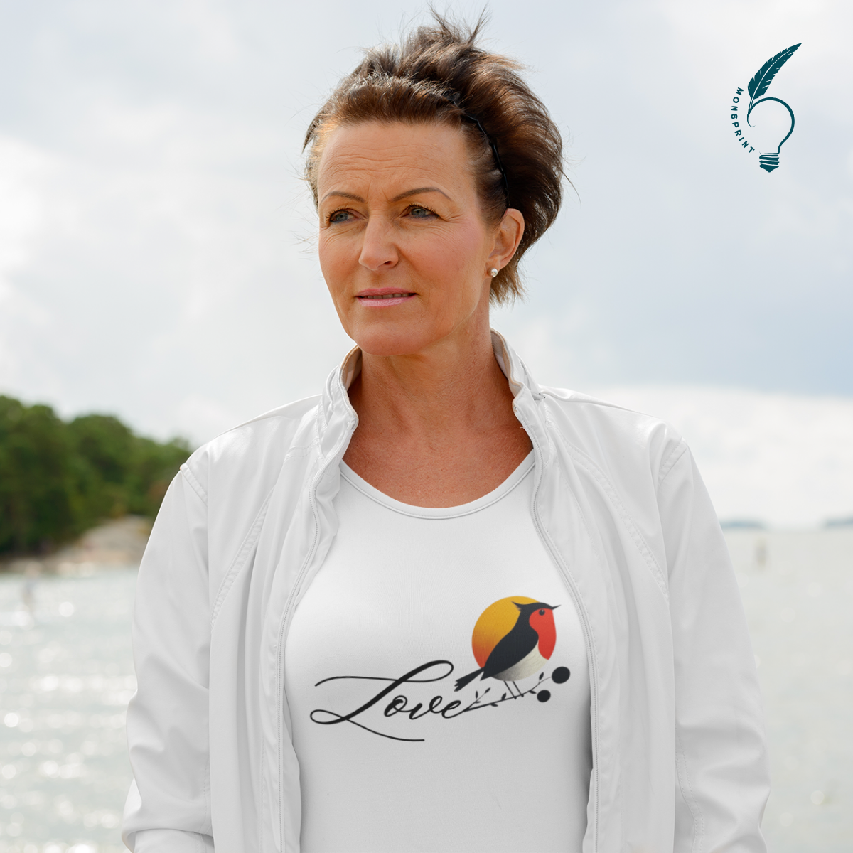 Playera Blanca de Mujer con Diseño Love y Ave al Atardecer – Estilo Romántico, Impresión Sublimada Premium