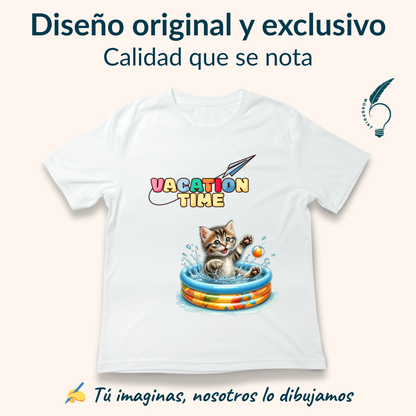 Playera mujer “Vacation Time” con gatito en alberca – diseño tierno y divertido | Monsprint personalizada