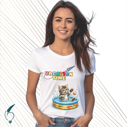 Playera mujer “Vacation Time” con gatito en alberca – diseño tierno y divertido | Monsprint personalizada