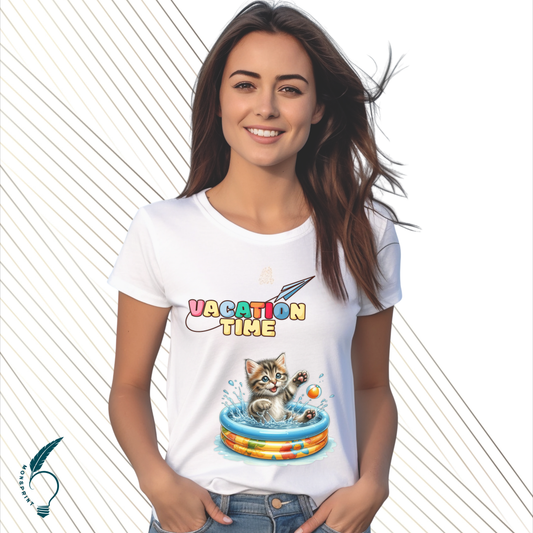 Playera mujer “Vacation Time” con gatito en alberca – diseño tierno y divertido | Monsprint personalizada